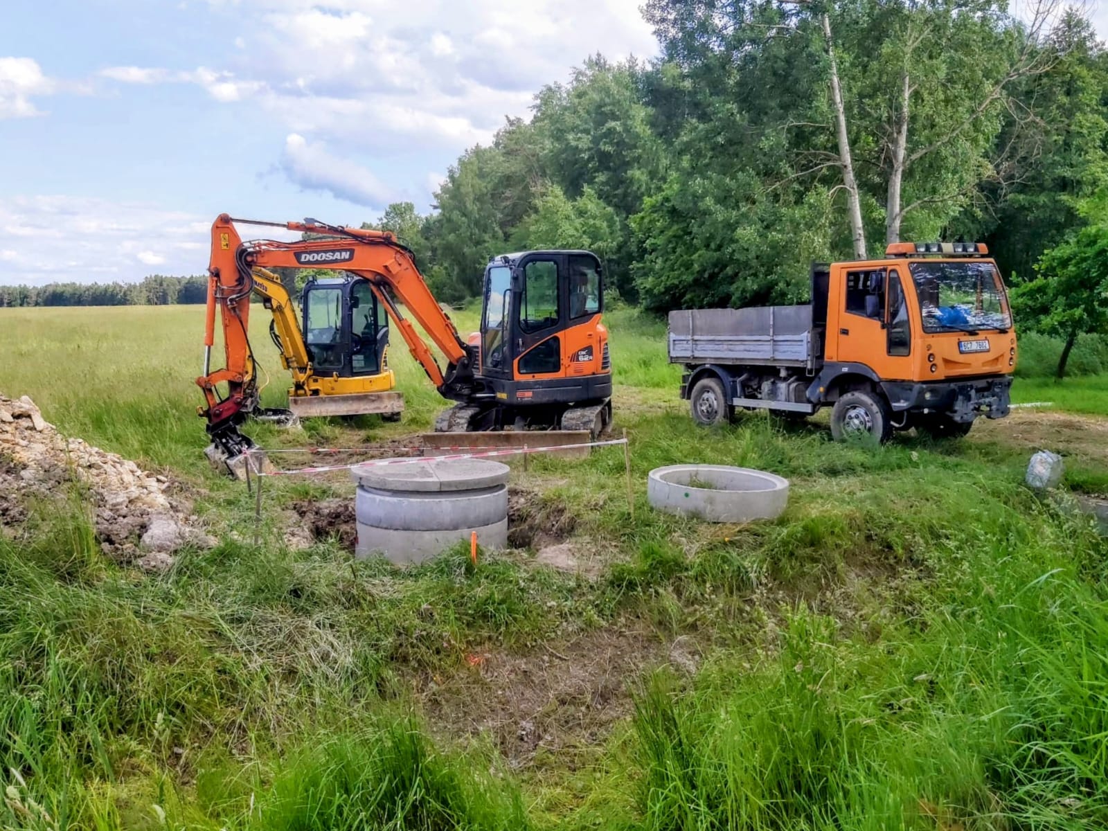 Zemní práce a instalace jímky - České Budějovice